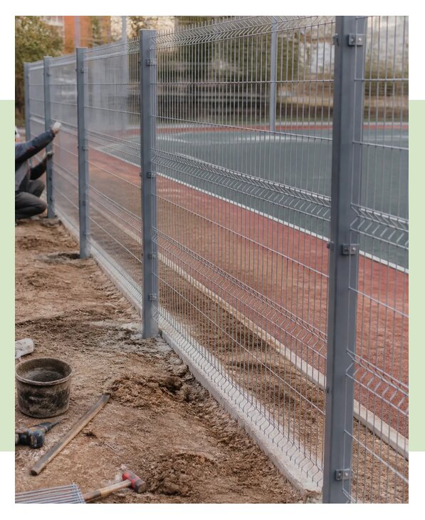 Монтаж забора 3Д для спортивной площадки под ключ в Кызыле